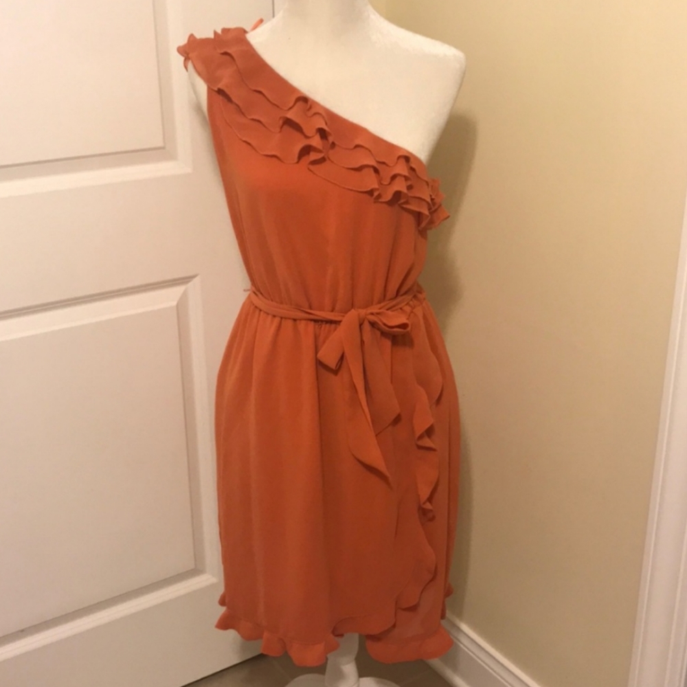 Jessica Simpson’s formal one strap dress